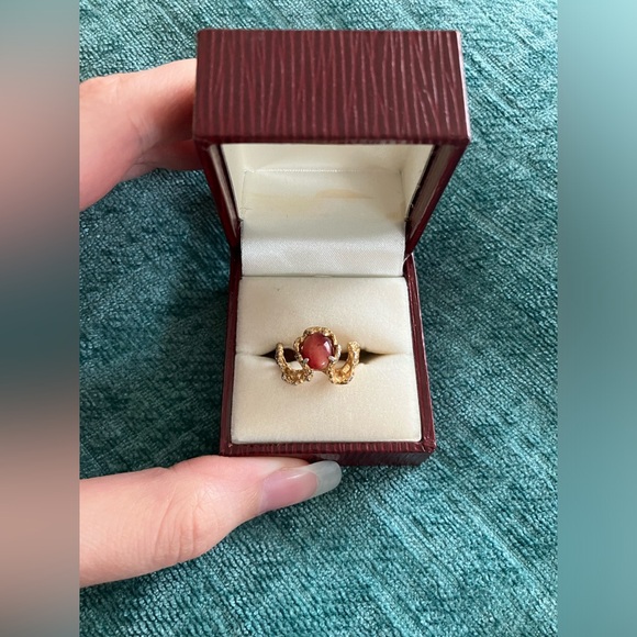 Vintage Gold Tone Ring - Picture 9 of 9